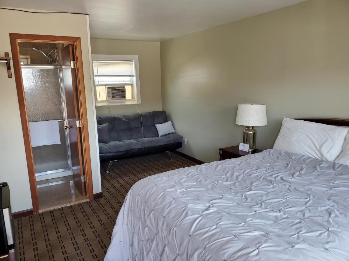 Golden Gate Lodging Plattsburgh Exterior photo
