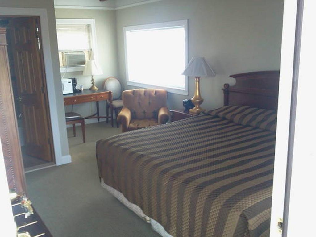 Golden Gate Lodging Plattsburgh Exterior photo
