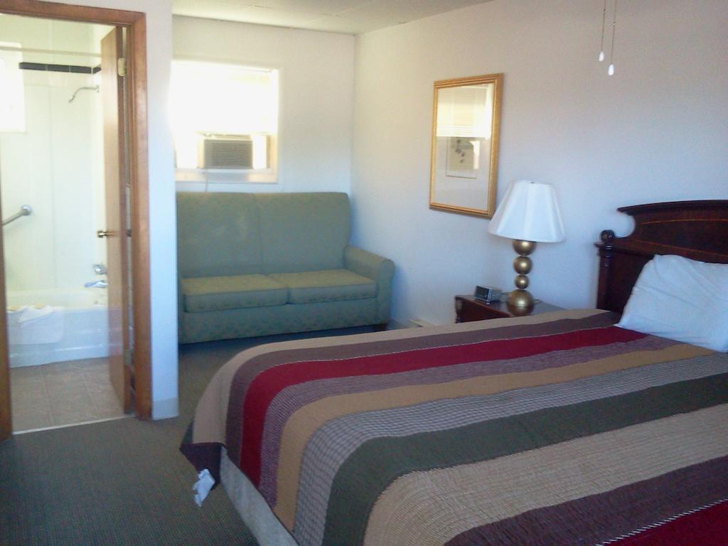 Golden Gate Lodging Plattsburgh Exterior photo